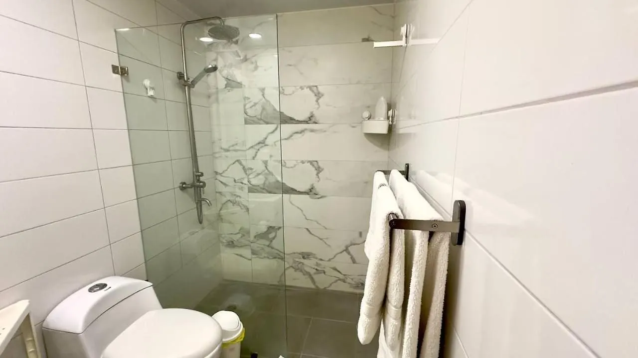 Bello Apartamento En Evaristo Morales, 1 Br Santo Domingo Apartament