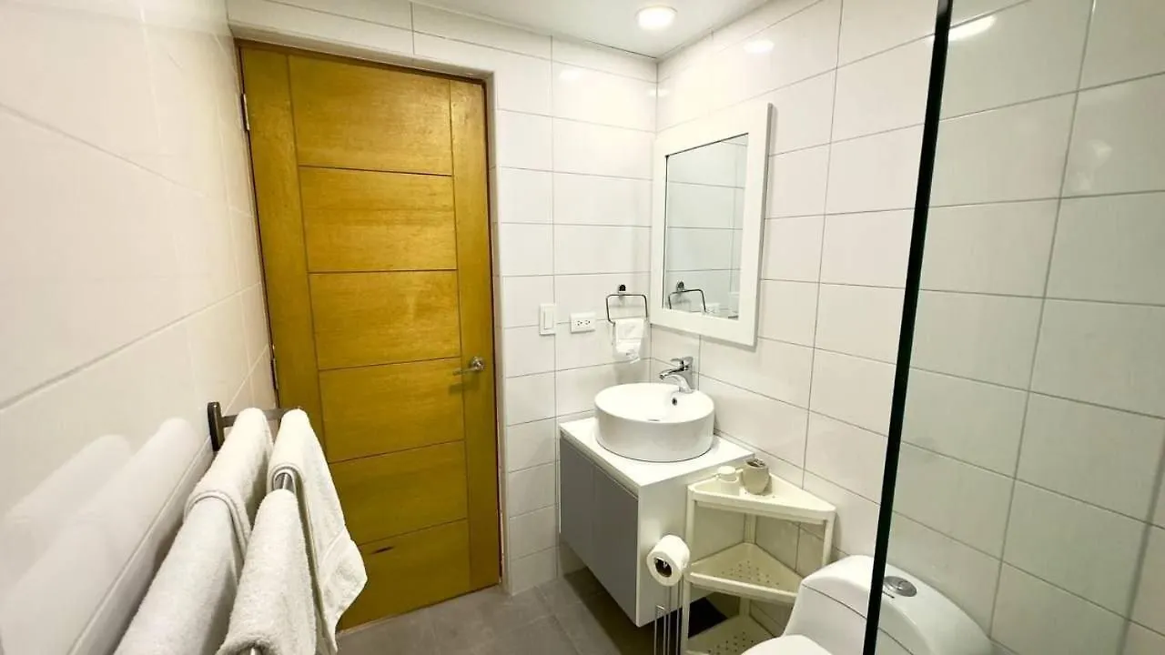 Bello Apartamento En Evaristo Morales, 1 Br Santo Domingo 0*,  Dominikana